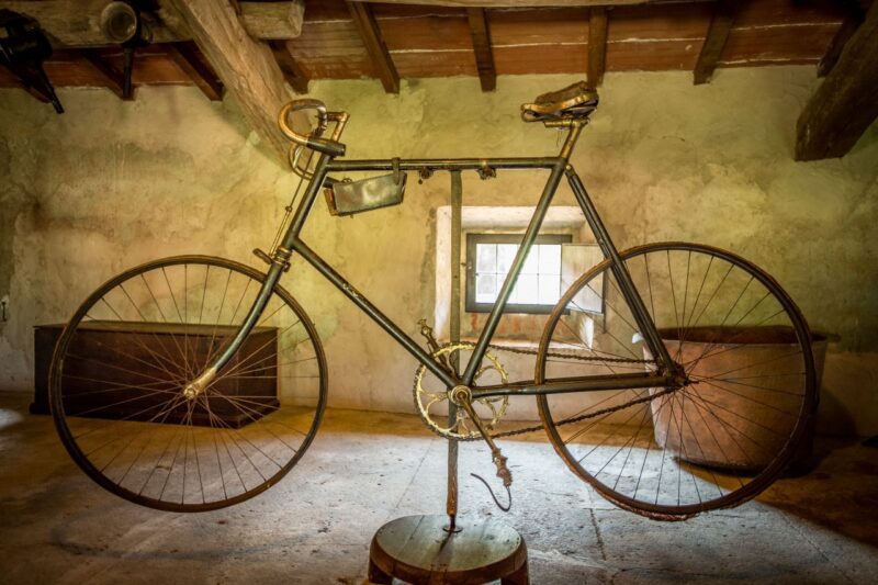 La-bicicletta-del-Cardello-Casola-Valsenio-RA-ph.-S.-Calamelli-archivio-Imola-Faenza-CC-BY-NC-ND-4.0–800×533